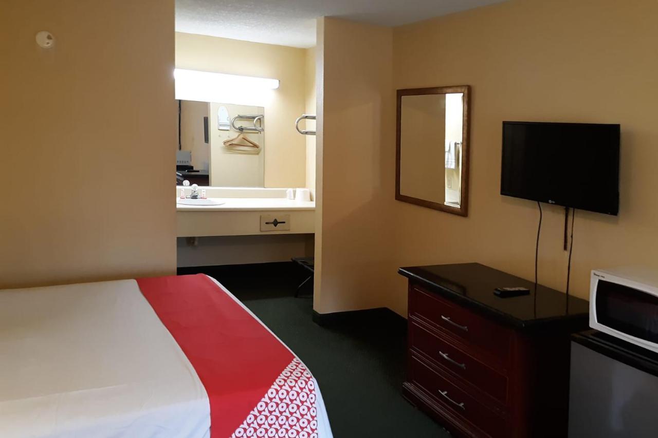 Super Value Inn Valdosta Esterno foto