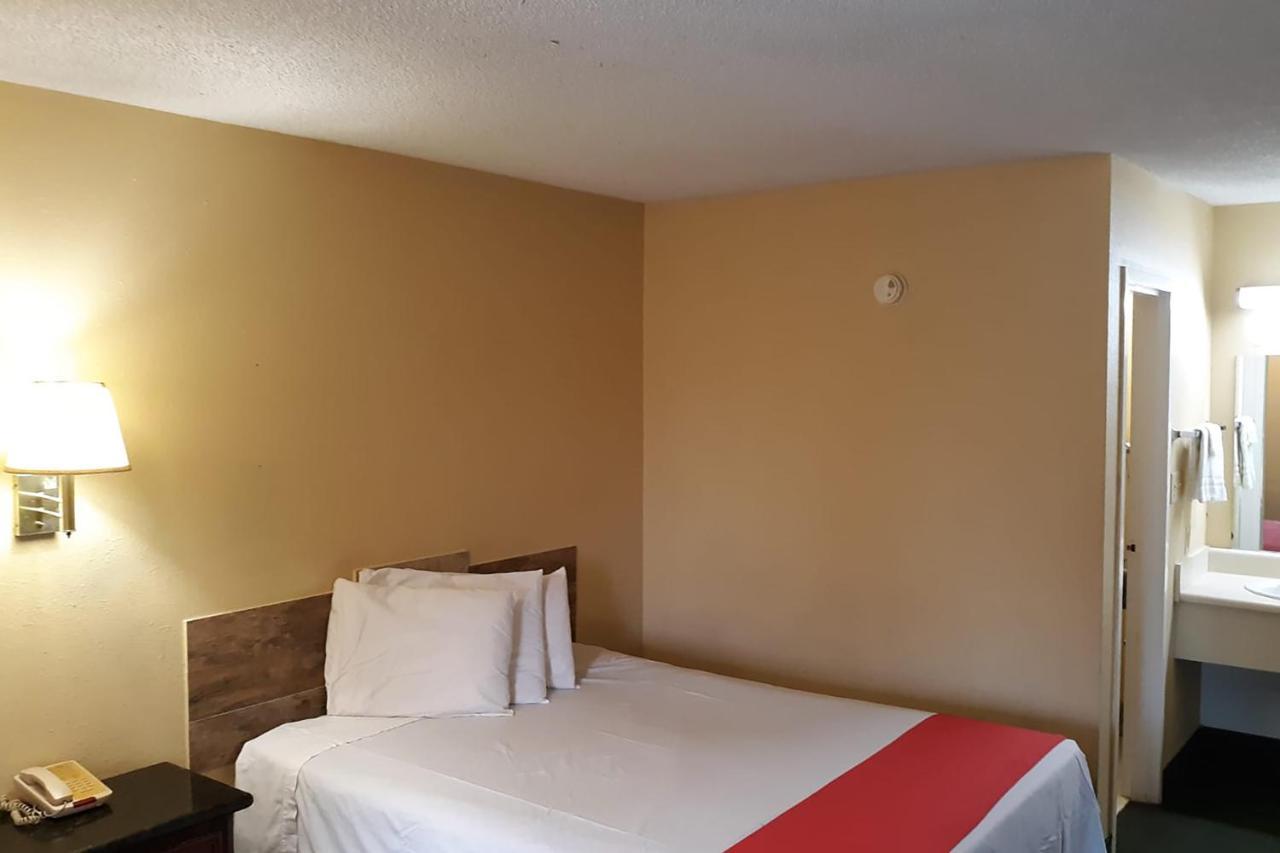 Super Value Inn Valdosta Esterno foto