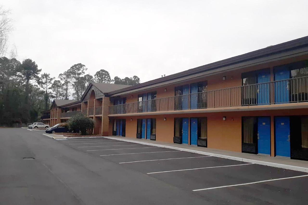 Super Value Inn Valdosta Esterno foto